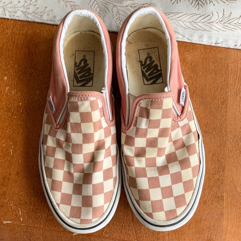 Vans women’s pink checkerboard Classic Slip-On Sneakers